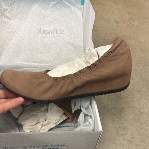 SoftWalk Women's Brown Ballet Flats